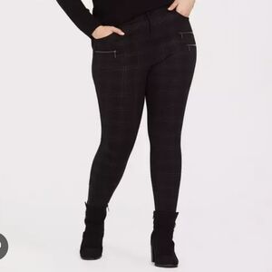 Torrid Black And Dark Grey Plaid Ponte Ankle Skinny Pants Size 18
